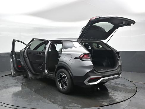 Used 2025 Kia Sportage LX image 50