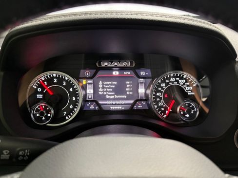 Used 2022 RAM 1500 Laramie AWD/4WD image 21