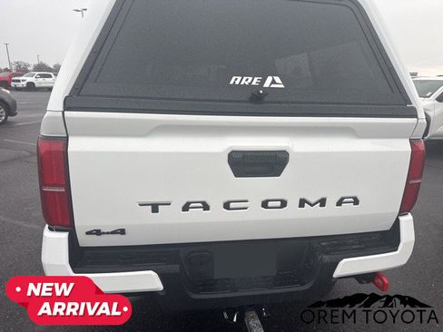 Used 2024 Toyota Tacoma TRD Off-Road image 5