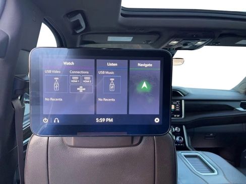 Used 2021 GMC Yukon XL Denali w/ Denali Premium Package image 16