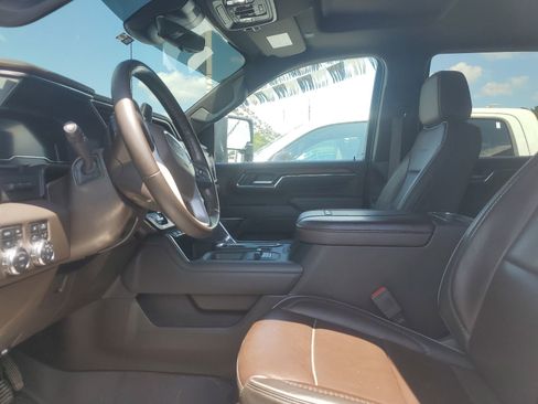 Used 2024 GMC Sierra 2500 Denali w/ Denali Reserve Package AWD/4WD image 8