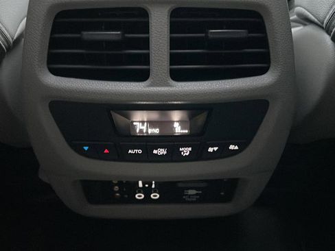Used 2018 Honda Pilot Touring image 38