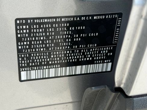 Certified 2025 Volkswagen Taos SE FWD image 19