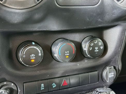 Used 2016 Jeep Wrangler Unlimited Sport AWD/4WD image 11