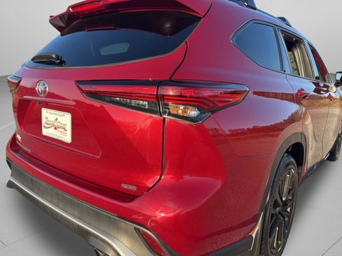 Used 2023 Toyota Highlander XSE image 45