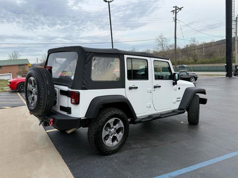 Used 2015 Jeep Wrangler Unlimited Sport image 3