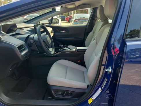 Used 2026 Toyota Prius XLE FWD image 15