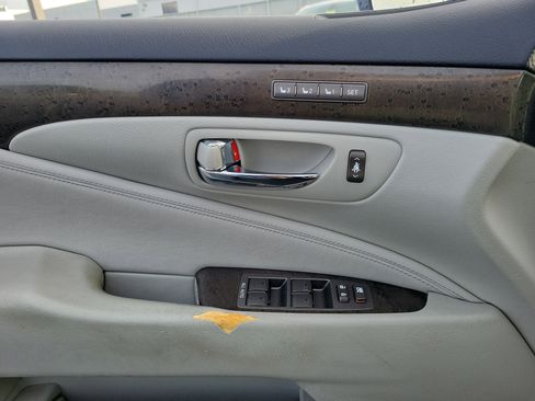 Used 2011 Lexus LS 460 AWD w/ Luxury Value Edition image 17