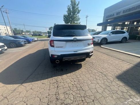Used 2023 Honda Passport TrailSport image 9