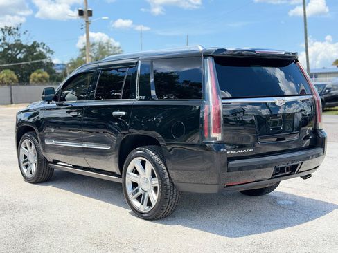 Used 2017 Cadillac Escalade Premium Luxury AWD/4WD image 3