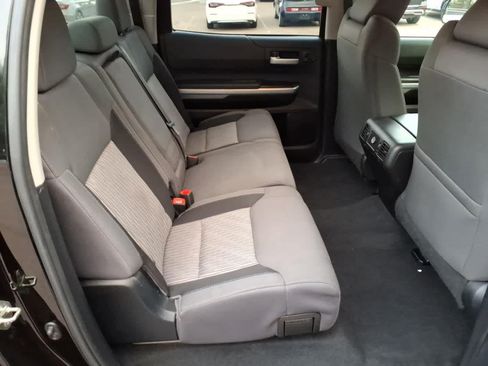 Used 2015 Toyota Tundra SR5 w/ SR5 Upgrade Package AWD/4WD image 12