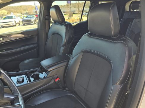 Used 2023 Jeep Grand Cherokee L Altitude image 13