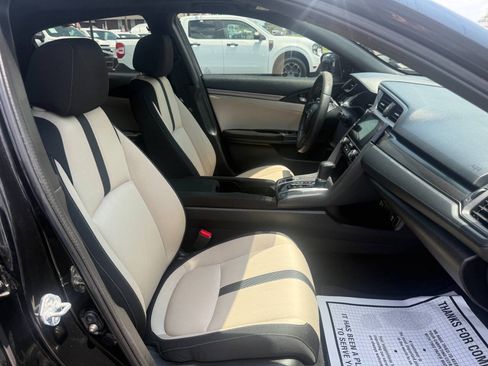 Used 2018 Honda Civic EX image 10