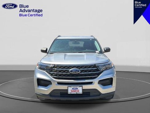 Certified 2023 Ford Explorer XLT RWD image 3