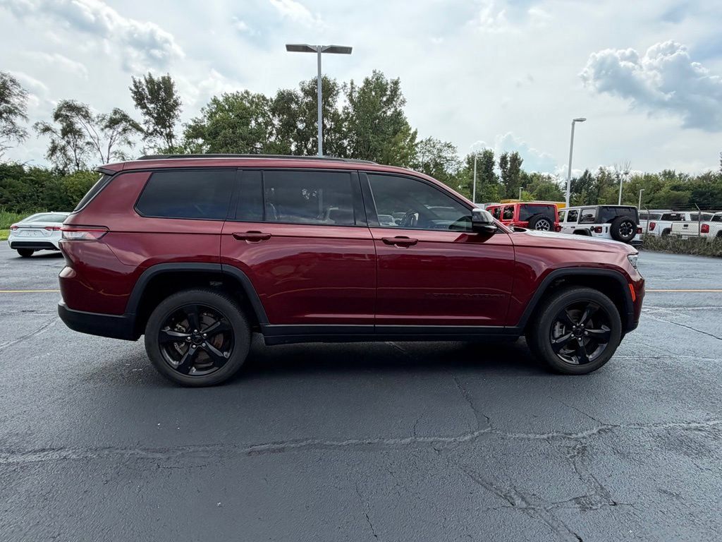 Used 2023 Jeep Grand Cherokee L Laredo AWD/4WD image 9