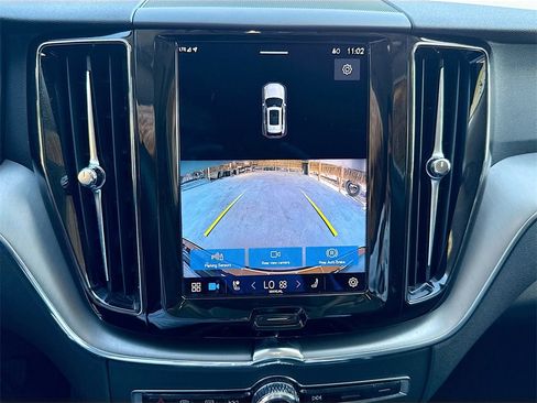Used 2023 Volvo XC60 B5 Core image 15