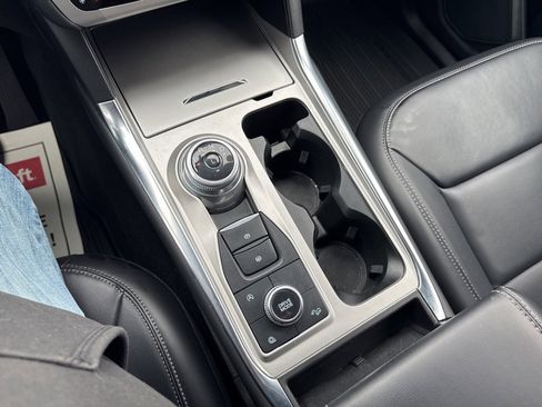 Used 2023 Ford Explorer XLT w/ Equipment Group 202A image 20