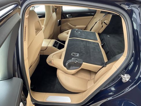 Used 2019 Porsche Panamera 4 image 26