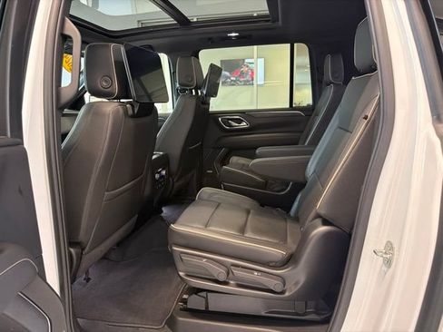 Used 2024 GMC Yukon XL SLT w/ SLT Luxury Package AWD/4WD image 21