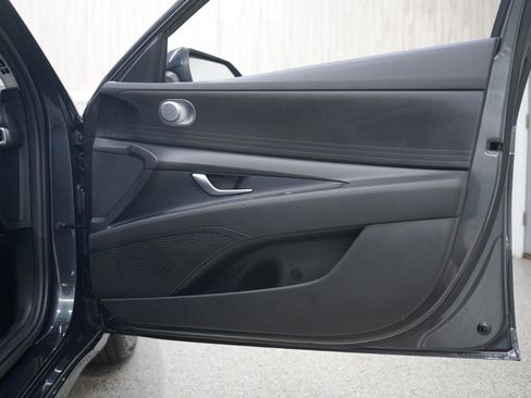 Used 2023 Hyundai Elantra SEL FWD image 32