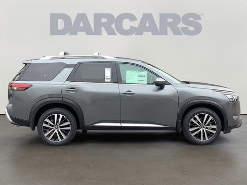 New 2025 Nissan Pathfinder Platinum w/ Cargo Package image 8