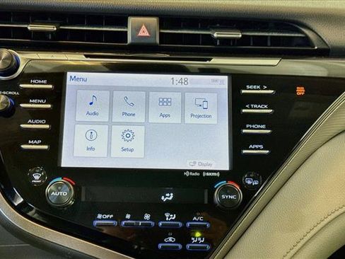 Used 2019 Toyota Camry SE w/ Sunroof Package FWD image 13