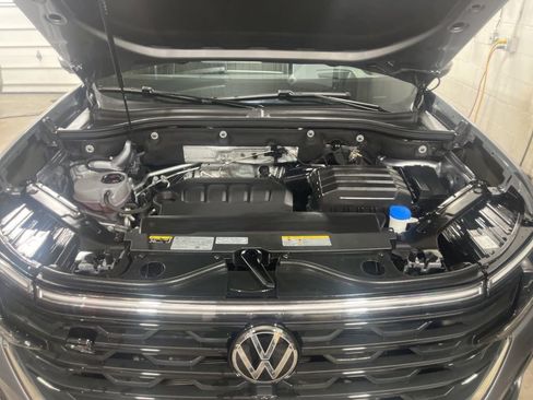 Used 2024 Volkswagen Atlas SEL Premium R-Line image 20