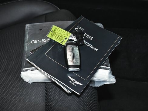 Used 2025 Genesis GV70 2.5T w/ Select Package image 60