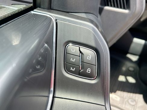 Used 2025 Ford F150 Lariat AWD/4WD image 13