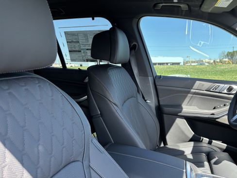 New 2026 BMW X5 xDrive40i w/ Executive Package AWD/4WD image 21