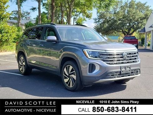 Used 2025 Volkswagen Atlas SE AWD/4WD image 1
