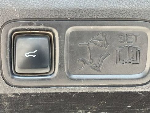 Used 2019 Ford Expedition Limited w/ Equipment Group 303A AWD/4WD image 21