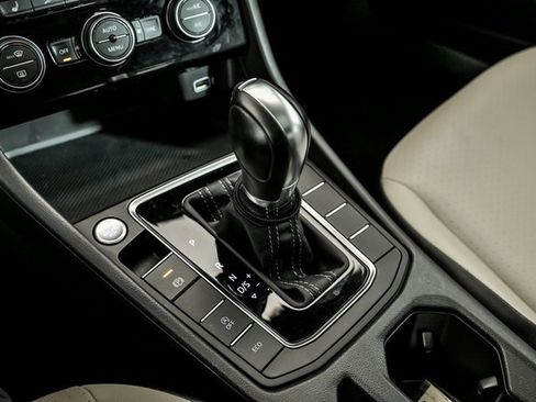 Certified 2019 Volkswagen Jetta S image 22