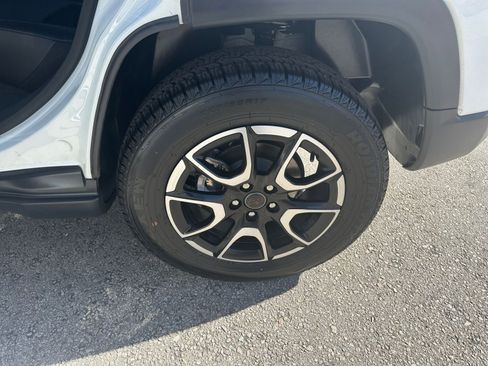 Used 2025 Jeep Compass Trailhawk image 29