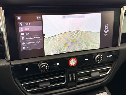 Certified 2026 Porsche Macan AWD/4WD image 25