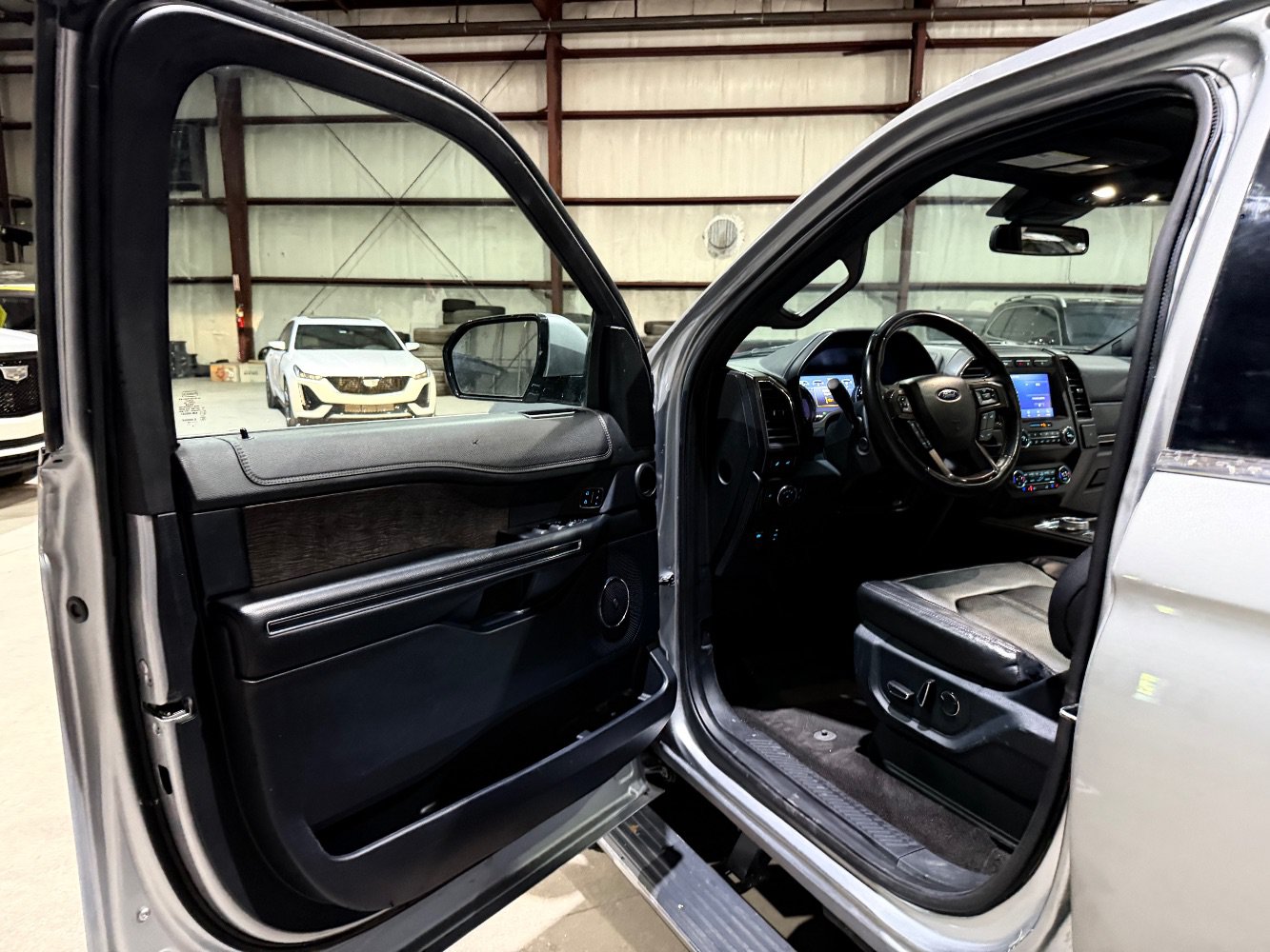 Used 2021 Ford Expedition Max Limited RWD image 12