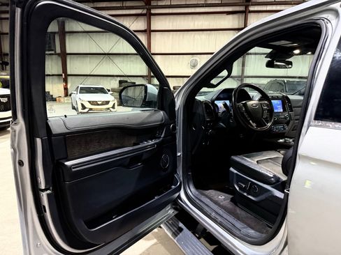 Used 2021 Ford Expedition Max Limited RWD image 12