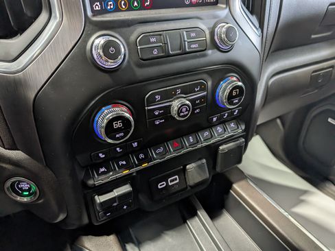 Used 2020 GMC Sierra 1500 Denali w/ Denali Ultimate Package AWD/4WD image 25