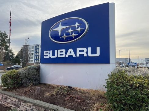 Used 2020 Toyota RAV4 XLE image 10