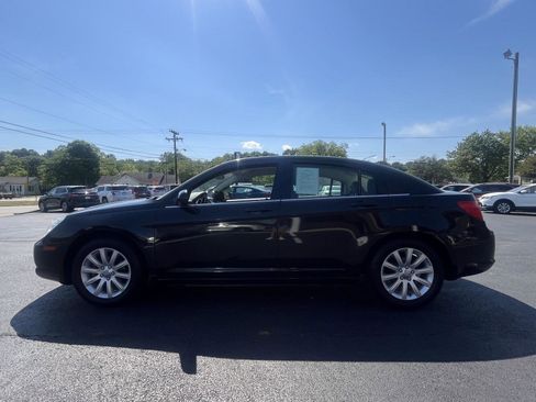 Used 2010 Chrysler Sebring Limited FWD image 18