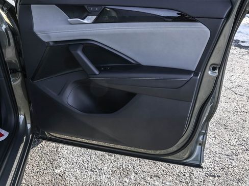 New 2026 Volkswagen Tiguan SE R-Line image 45