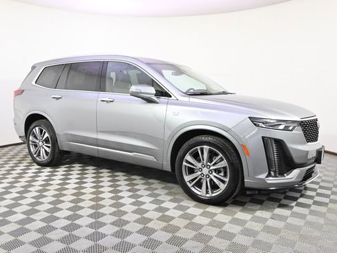 Certified 2025 Cadillac XT6 Premium Luxury image 8