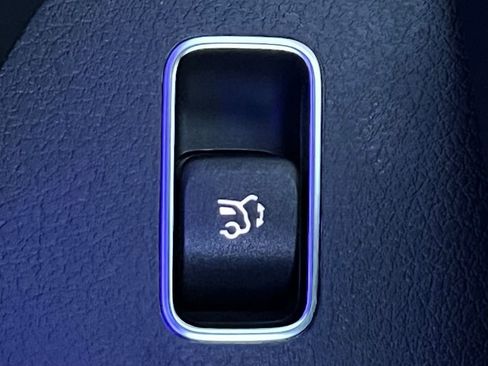 Certified 2026 Mercedes-Benz GLE 450 4MATIC Coupe image 40