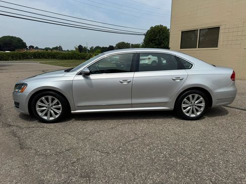 Used 2012 Volkswagen Passat 2.5 SEL Premium FWD image 5