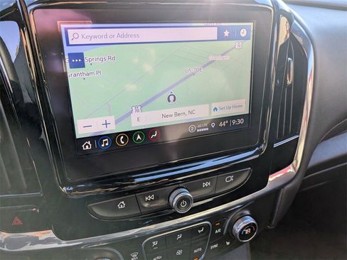 Certified 2023 Chevrolet Traverse RS image 2