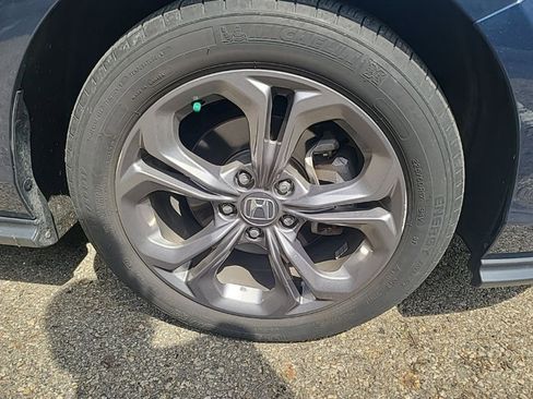 Used 2023 Honda Accord EX image 11