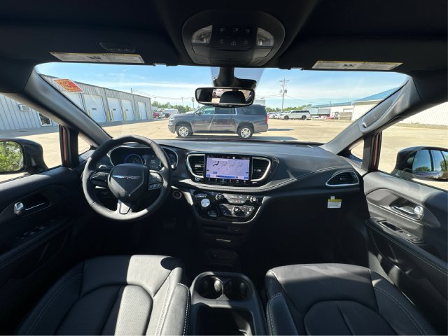 New 2026 Chrysler Pacifica Select w/ S Appearance Package AWD/4WD image 22