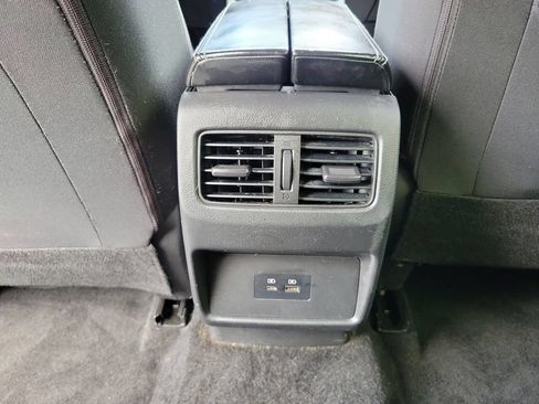 Used 2023 Nissan Rogue SV FWD image 13