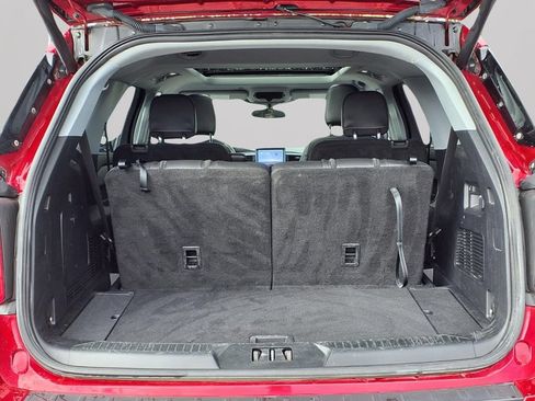Used 2023 Ford Explorer XLT w/ Equipment Group 202A AWD/4WD image 9