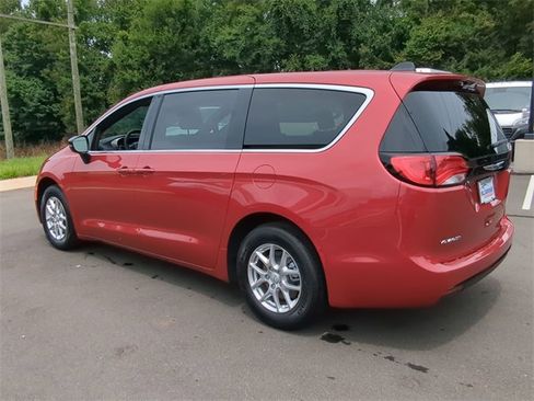 New 2026 Chrysler Voyager LX image 17